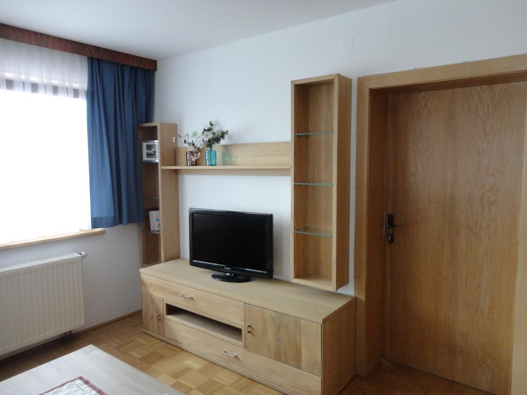 Panoramablickhotel - Lakeview Apartments Annenheim Room photo